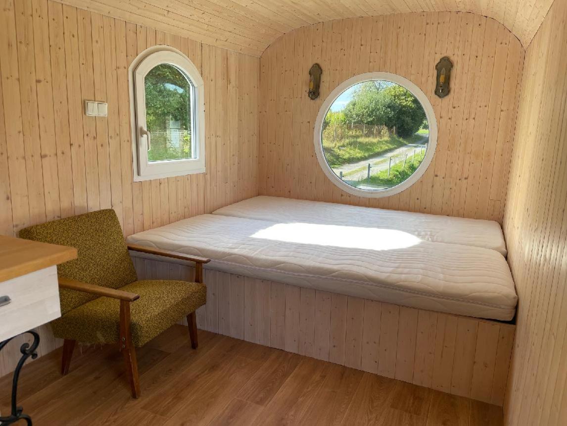 Glamping - Stylova Maringotka V Srdci Ladova Kraje, Pobliz Hlavniho Mesta Prahy Stribrna Skalice المظهر الخارجي الصورة