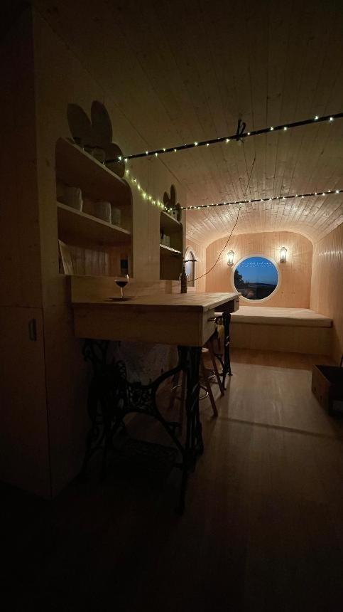 Glamping - Stylova Maringotka V Srdci Ladova Kraje, Pobliz Hlavniho Mesta Prahy Stribrna Skalice المظهر الخارجي الصورة