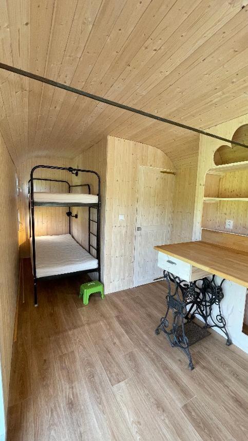 Glamping - Stylova Maringotka V Srdci Ladova Kraje, Pobliz Hlavniho Mesta Prahy Stribrna Skalice المظهر الخارجي الصورة