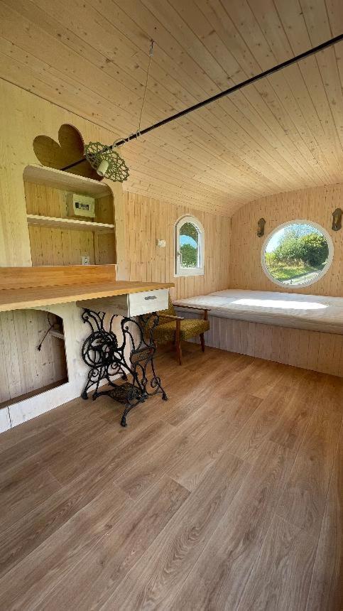 Glamping - Stylova Maringotka V Srdci Ladova Kraje, Pobliz Hlavniho Mesta Prahy Stribrna Skalice المظهر الخارجي الصورة