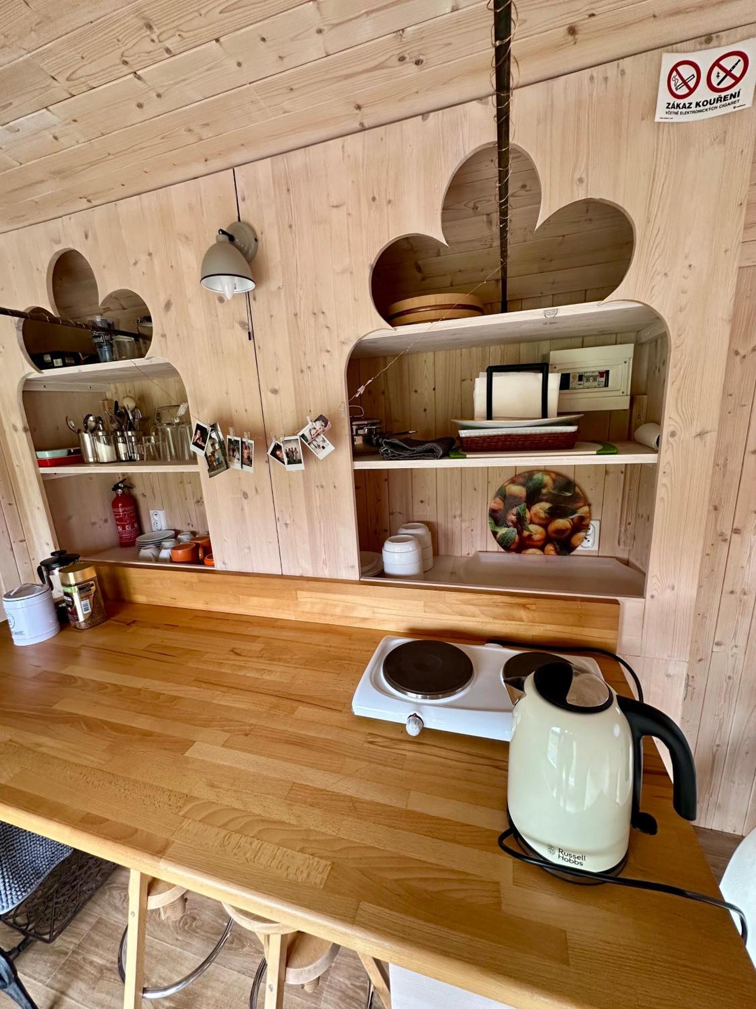 Glamping - Stylova Maringotka V Srdci Ladova Kraje, Pobliz Hlavniho Mesta Prahy Stribrna Skalice المظهر الخارجي الصورة